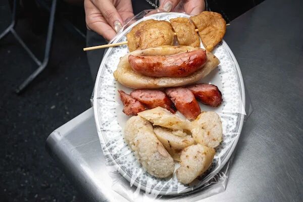 ▲▼大港街餐車黑輪攤。(圖/部落客美熊很愛吃授權提供)