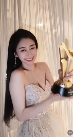 ▲▼Albee。(圖/翻攝自Instagram/albeefin)