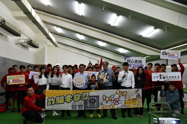 ▲味全龍邀檢察官為球員進行法治宣導。(圖/味全龍提供)