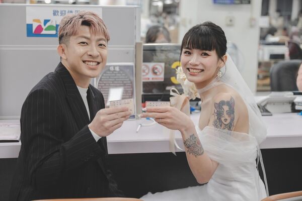 ▲▼耶嫩閃婚二伯員工!網逼問蔡阿嘎:28萬紅包呢。(圖/翻攝自Threads/yenom0612)