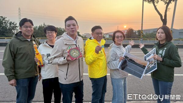 ▲▼ 賴瑞隆曬高雄日出照掀戰火!遭嗆把選民當笨蛋。(圖/記者賴文萱翻攝)