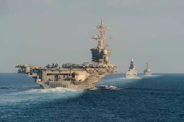 ▲▼ 美國航空母艦林肯號(USS Abraham Lincoln)。(示意圖/達志影像/美聯社)