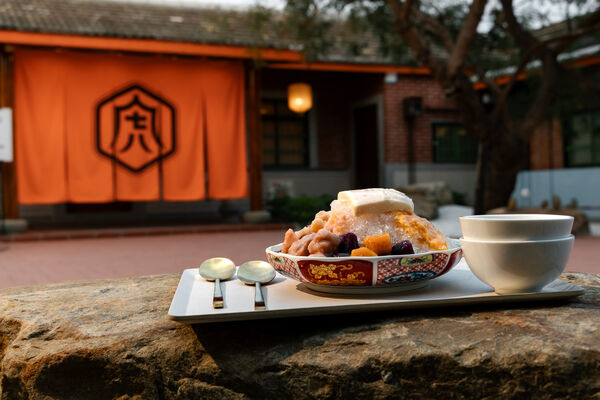 ▲「虎珍堂森之院」座落於虎尾交流道與雲林高鐵站之間,讓老三合院在綠意中重獲新生。(圖/業者提供)