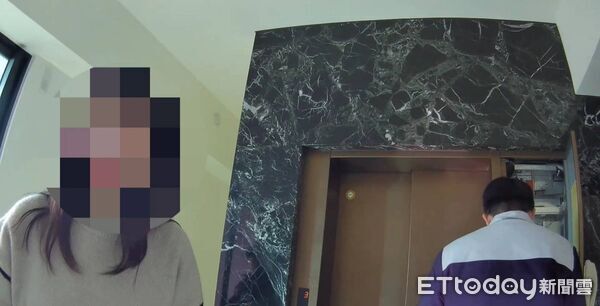 ▲▼台中女子受困電梯20分鐘,最後靠「這招」脫險 。(圖/民眾提供,下同)