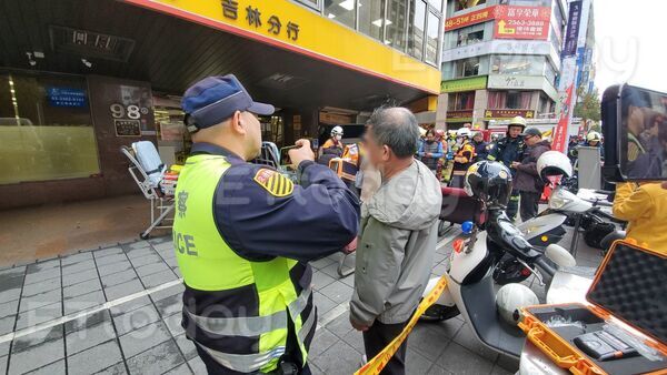 ▲三立採訪車駕駛。(圖/記者黃彥傑攝)