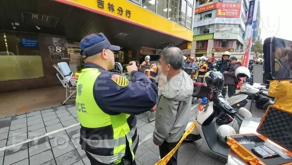 ▲三立採訪車駕駛。(圖/記者黃彥傑攝)