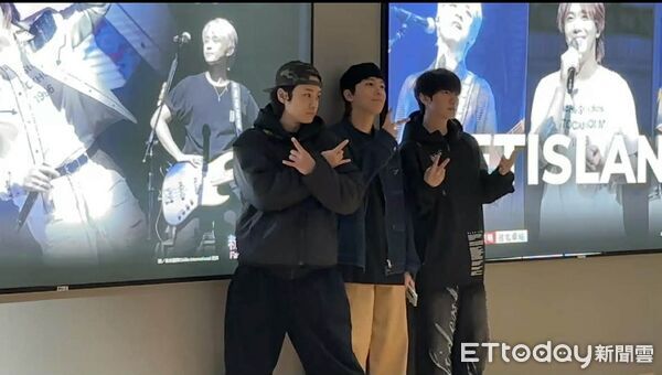 ▲▼獨家/FTISLAND回應台灣粉絲!現身台北地下街K區 。(圖/讀者提供)