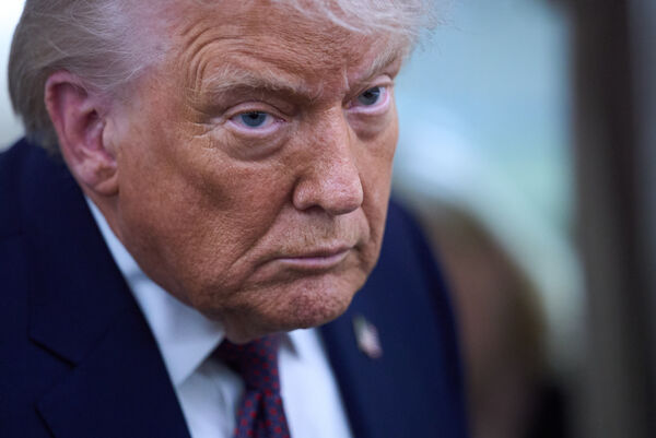 ▲▼美國總統川普搭乘空軍一號從達沃斯世界經濟論壇返回華府。(圖/達志影像/美聯社)