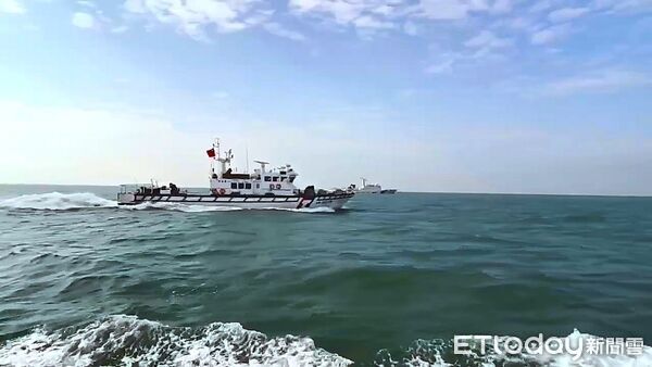 ▲▼中國海警假巡查闖金門限制水域,海巡一對一併航驅離。(圖/海巡署金馬澎分署提供)