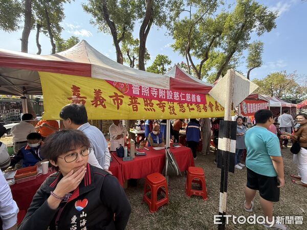 ▲▼ 新港愛鄉慈善會寒冬送暖活動,獲得各界支持盛大舉行 。(圖/記者翁伊森攝)