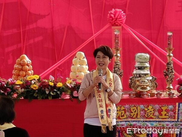 ▲文皇玉凌別苑24日於臺南市東區仁和路舉行新建工程動土典禮,副市長姜淋煌與民代、地方仕紳及宮廟代表共同上香祈福,見證融合唐式禪風與現代美學的宗教道場正式啟建。(記者林東良翻攝)