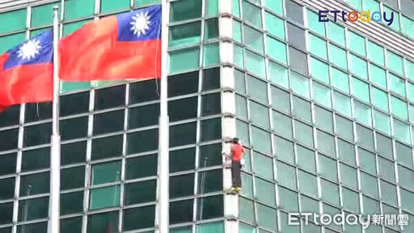 ▲霍諾德挑戰開始。(圖/翻攝自YouTube/ETtoday星光雲)