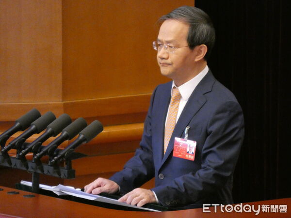 ▲▼北京市十六屆人大四次會議25日開幕,北京市長殷勇進行政府工作報告。20260125(圖/記者陳冠宇攝)