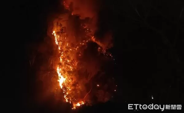 ▲仁愛鄉萬大部落附近發生山林火警。(圖/當地民眾提供,下同)