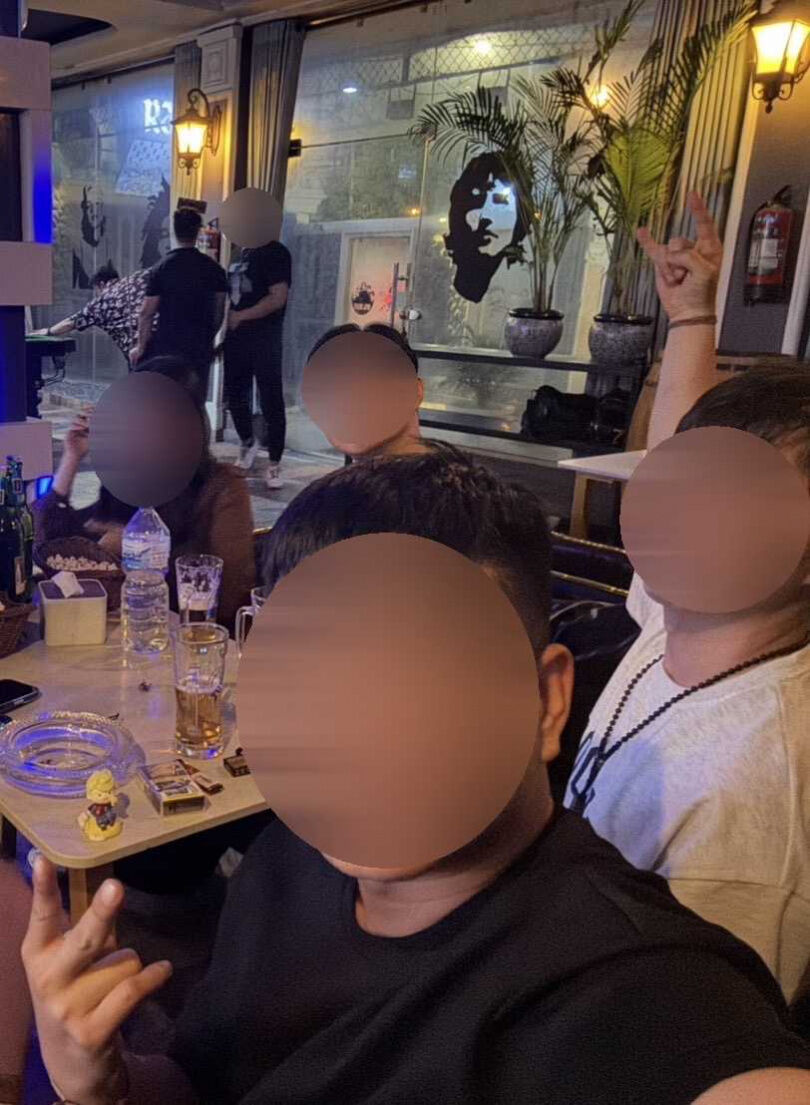 夏男自稱人脈廣能幫大家處理事情,進而打進企業主社交圈。(圖/爆料人提供)