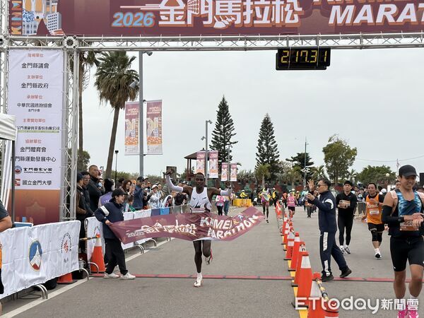 ▲▼2026金門馬拉松第二天競賽組賽事熱力開跑。(圖/記者鄭逢時攝)