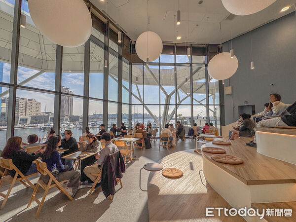 ▲▼高雄FOCUS 13珊瑚廣場。(圖/記者蔡玟君攝)