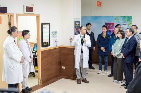 ▲卓榮泰訪視大園敏盛醫院