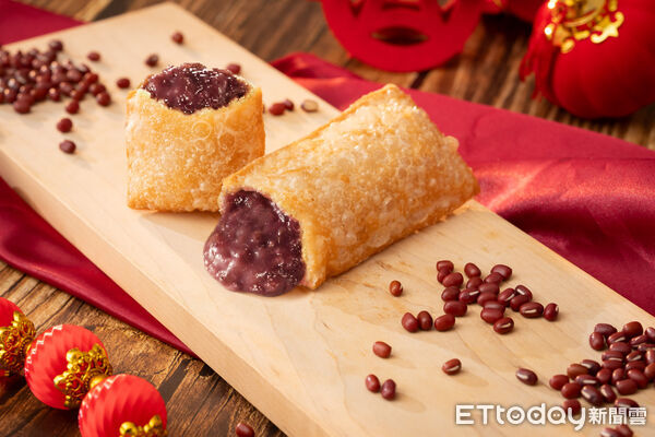 ▲▼麥當勞「金迎招財薯來堡」、「紅豆派」,加碼首度推出「好朋友新春變裝秀」12 生肖公仔。(圖/業者提供)