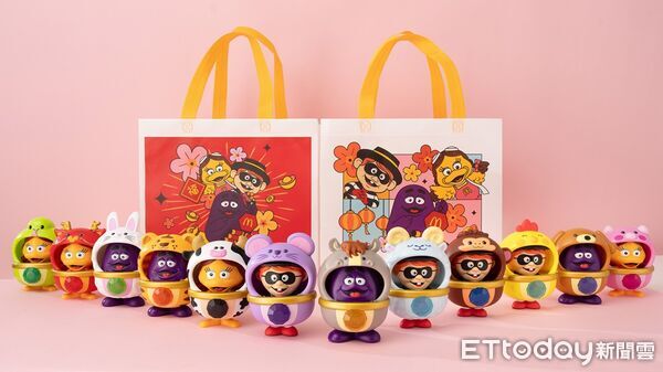 ▲▼麥當勞「金迎招財薯來堡」、「紅豆派」,加碼首度推出「好朋友新春變裝秀」12 生肖公仔。(圖/業者提供)