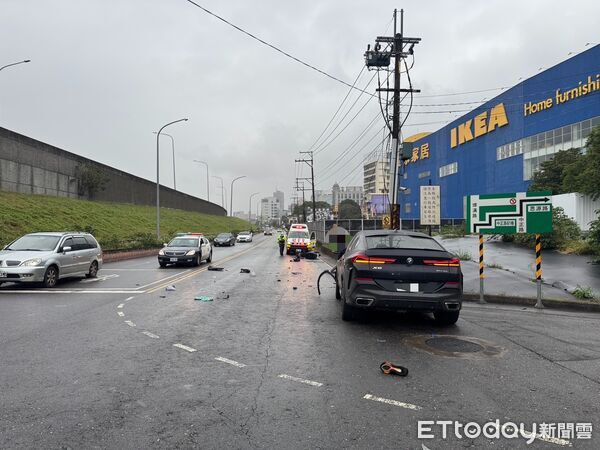 ▲▼ 新北新莊區一輛BMW與機車發生碰撞,騎士傷重不治。(圖/記者陳以昇翻攝,下同)
