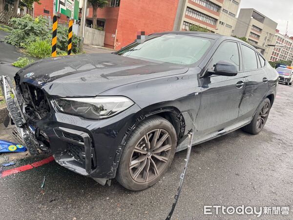 ▲▼ 新北新莊區一輛BMW與機車發生碰撞,騎士傷重不治。(圖/記者陳以昇翻攝,下同)