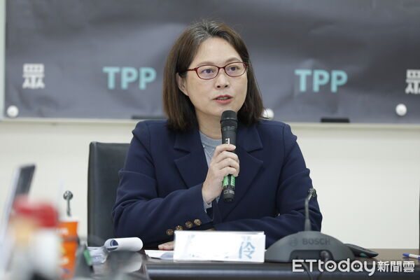▲▼民眾黨立法院黨團召開「民眾黨版《保衛國家安全及強化不對稱戰力計畫採購特別條例草案》」記者會,總召黃國昌、政策會執行長賴香伶籍立委劉書彬出席。(圖/記者湯興漢攝)