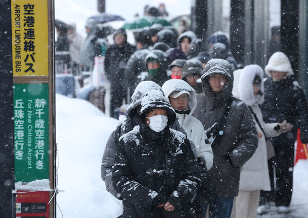 ▲▼ 日本北海道札幌降下大雪。(圖/達志影像/美聯社)