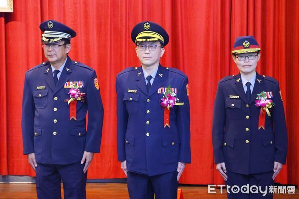 ▲▼ 嘉義市政府警察局卸、新任分局長聯合交接典禮 黃敏惠市長期勉新任分局長全力以赴 打造有溫度的戰鬥團隊 。(圖/嘉義市政府提供)