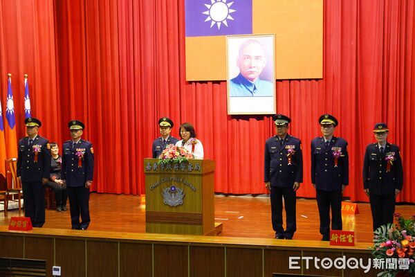 ▲▼ 嘉義市政府警察局卸、新任分局長聯合交接典禮 黃敏惠市長期勉新任分局長全力以赴 打造有溫度的戰鬥團隊 。(圖/嘉義市政府提供)