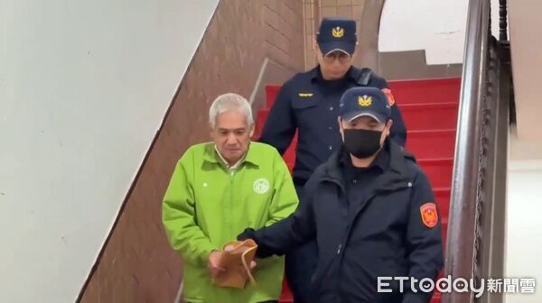 ▲共諜案行政院公共關係室退休科長胡鵬年遭續押。(圖/記者黃哲民攝)