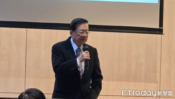 ▲▼前外交部長田弘茂出席前外交部長、總統府秘書長的楊進添新書《永晝不息--楊進添回憶錄》26日下午於外交部外交及國際事務學院舉辦新書發表會。(圖/記者詹詠淇攝)