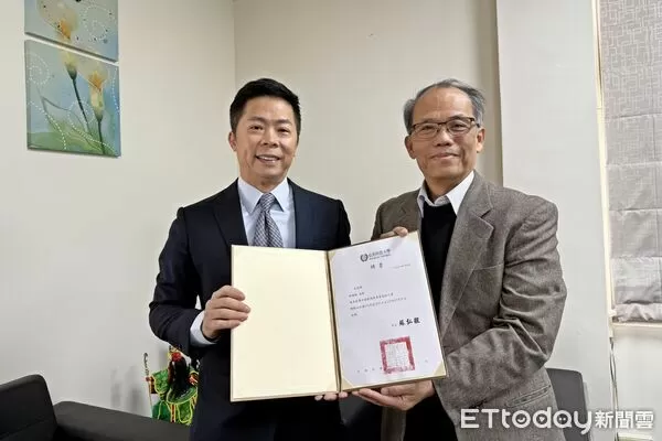 ▲林義傑受聘為弘光科大運動休閒系副教授。(圖/記者游瓊華翻攝)