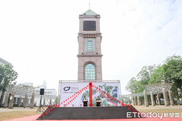 ▲▼ 嘉義縣「府會之心」鐘樓廣場再造工程動土,打造友善人本公共空間 。(圖/嘉義縣政府提供)