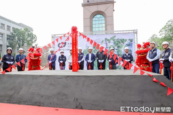▲▼ 嘉義縣「府會之心」鐘樓廣場再造工程動土,打造友善人本公共空間 。(圖/嘉義縣政府提供)