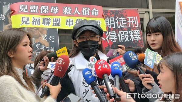 ▲▼剴剴案惡保母姊妹高院二審仍重判,場外「剴剴戰士」聞訊歡呼,多人激動落淚,總召張瓦力受訪坦言深怕會改成輕判,糾結好幾個月。(圖/記者黃哲民攝)