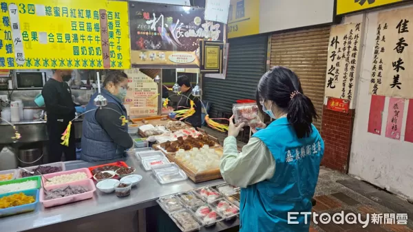 ▲▼ 嘉義縣衛生局抽驗春節應景食品全數合格 。(圖/嘉義縣政府提供)