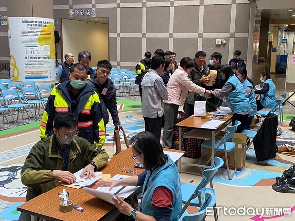 ▲▼ 嘉義市普發消費現金6000元首波領取率逾8成6 黃敏惠市長感謝所有人員辛勞 。(圖/嘉義市政府提供)