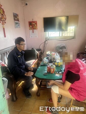 ▲▼ 【布袋警關懷貧苦 攜手民間團體寒冬送暖】 。(圖/布袋分局提供)