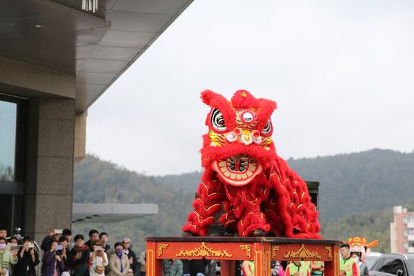 ▲雲品溫泉酒店大年初一以舞獅喜迎春。(圖/雲朗觀光提供)