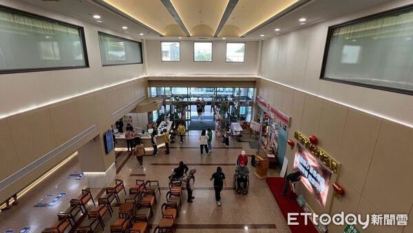 ▲竹山秀傳嶄新大廳落成剪綵,智慧照護守護偏鄉健康。(圖/竹山秀傳醫院提供)