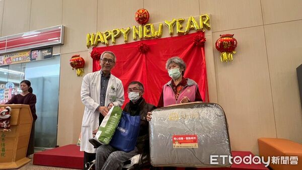 ▲竹山秀傳嶄新大廳落成剪綵,智慧照護守護偏鄉健康。(圖/竹山秀傳醫院提供)