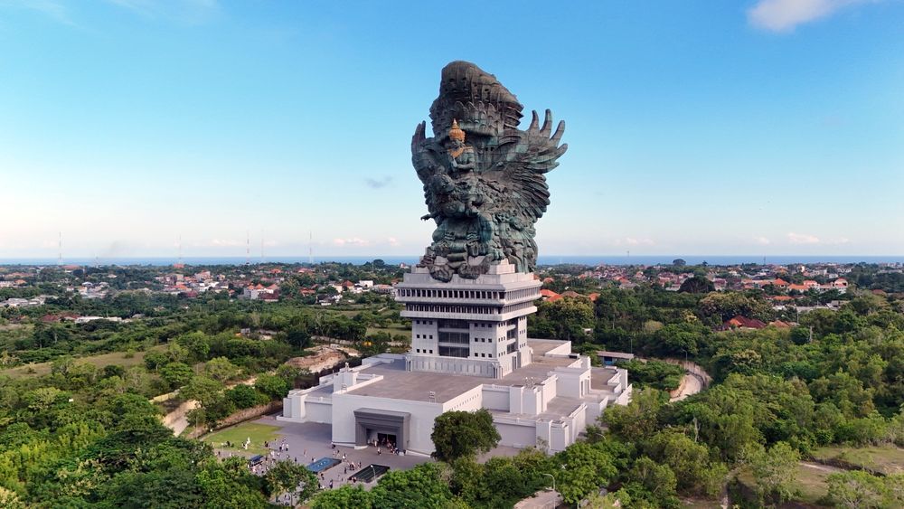 ▲▼ 峇里島,烏布,岩石酒吧,日落,水上活動。(圖/喬瑞旅行社、shutterstock)