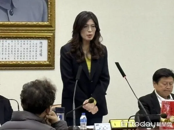 ▲▼國民黨主席鄭麗文中常會致詞。(圖/記者鄭佩玟攝)