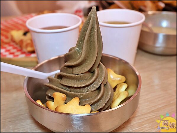 ▲▼小牛室 beefhouse lite 北屯軍功店。(圖/部落客商妮吃喝遊樂授權提供)