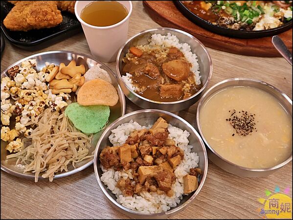 ▲▼小牛室 beefhouse lite 北屯軍功店。(圖/部落客商妮吃喝遊樂授權提供)