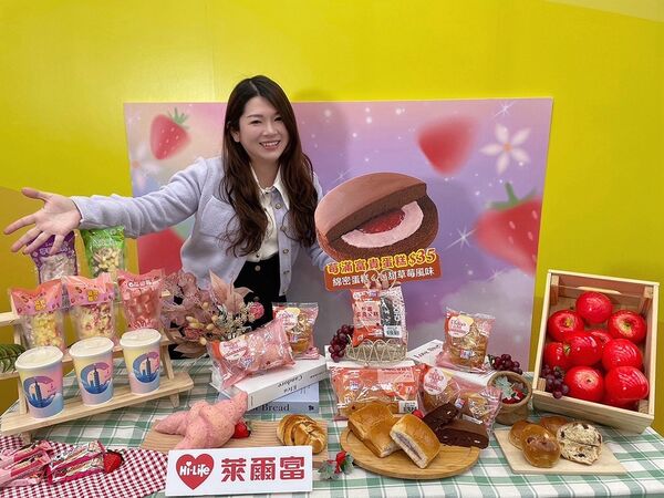 ▲▼萊爾富抽出股票大獎並分享新品。(圖/業者提供)