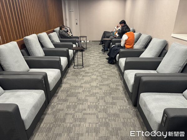 ▲▼高鐵「南區運轉中心」新裝修休息區、用餐區。(圖/記者李姿慧攝)