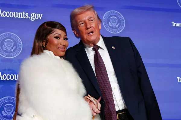 ▲▼美國嘻哈天后妮姬米娜(Nicki Minaj)現身華府參加「川普帳戶峰會」,公開宣稱自己是總統川普(Donald Trump)的「頭號粉絲」。(圖/路透)