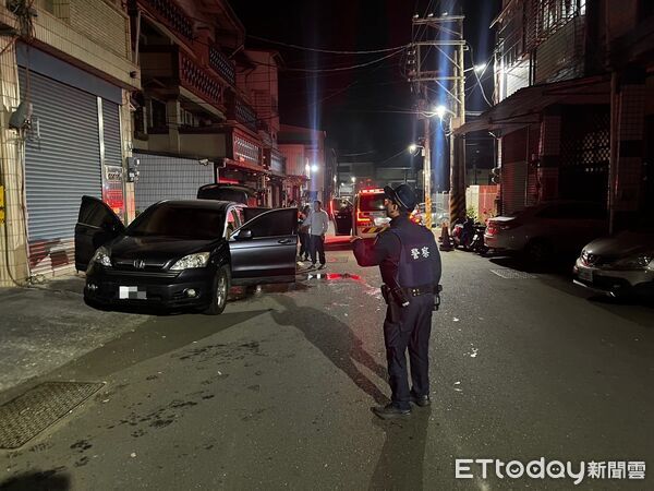 ▲▼ 高雄旗山深夜巨響!男狂炸鞭炮「引火焚車」 住戶嚇壞報警。(圖/記者賴文萱翻攝)